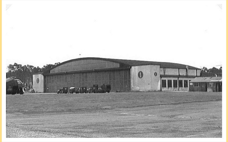 Halle 1 am Flugplatz Schleiheim