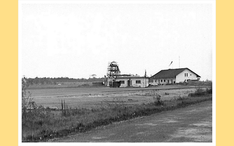 Tower (im Bau) am Flugplatz Schleiheim, ca.1958