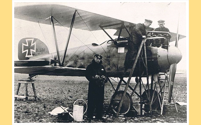 Udet und sein Albatros D III, 1935
